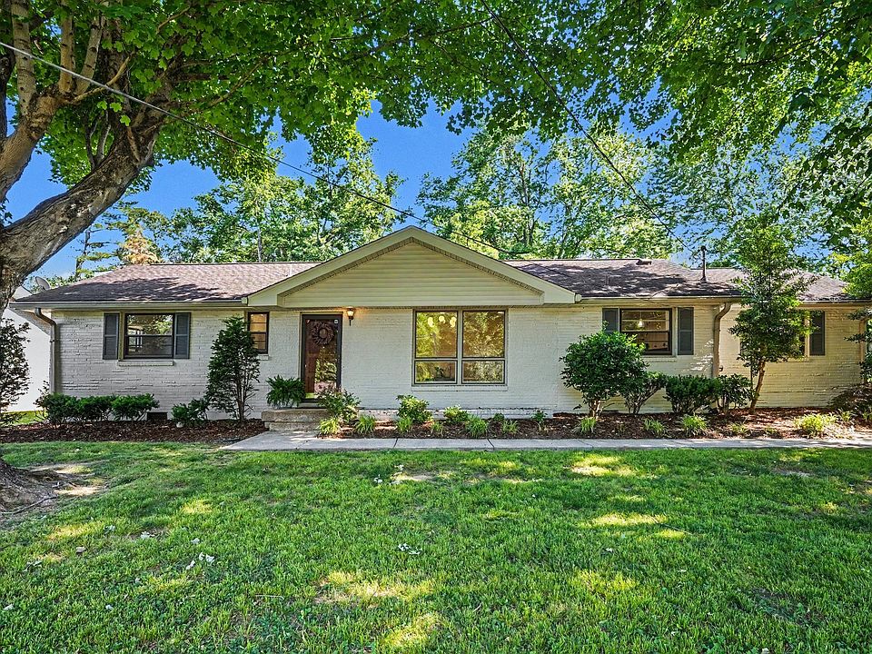 1st image of 1908 Pinehurst Dr