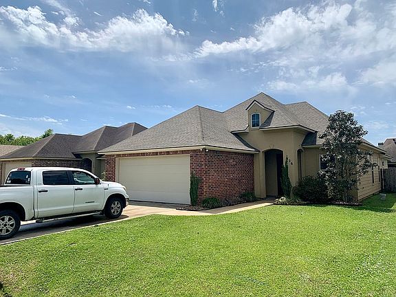 2nd image of 136 Sugarcreek Dr