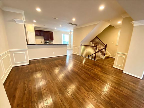 3rd image of 3422 Skyline Village Dr