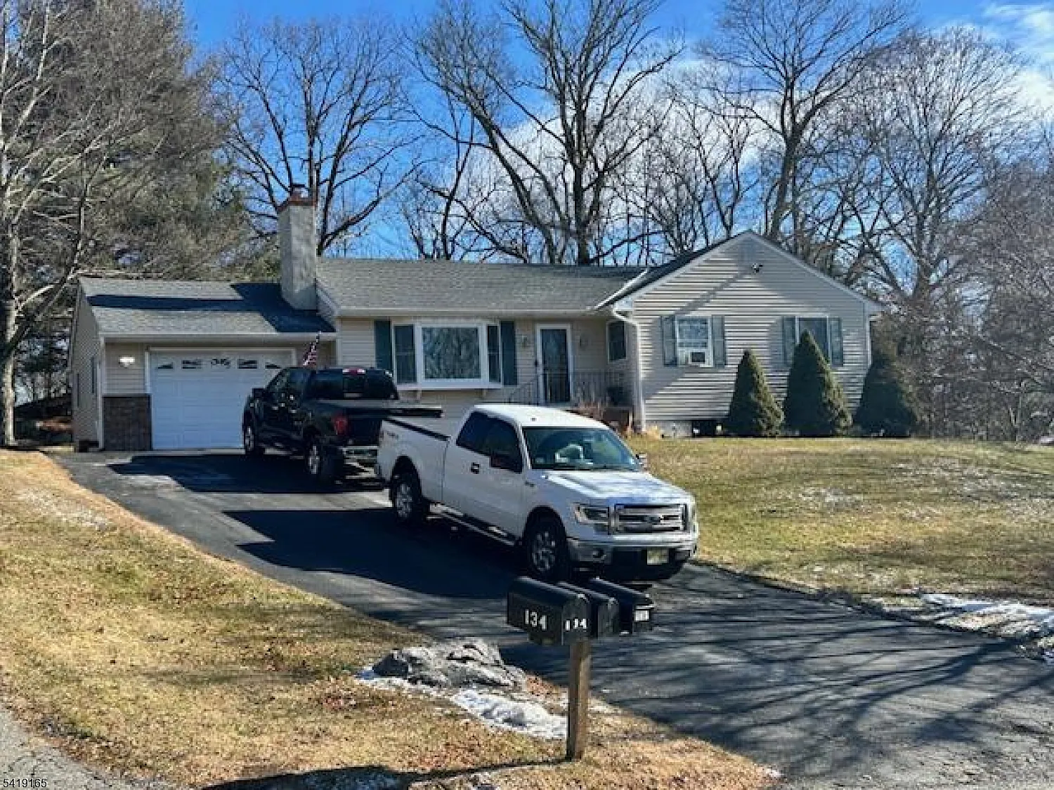 130 Otterhole Rd photo 1