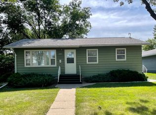 1305 S Main St, Redfield, SD 57469