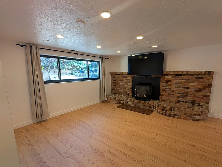2365 E Campus Dr — Photo 8