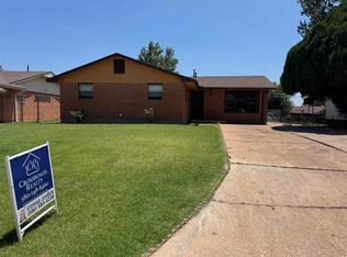 718 SW Ranch Oak Blvd, Lawton, OK 73501