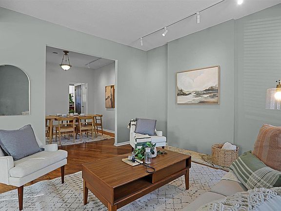 4th image of 4358 McPherson Ave