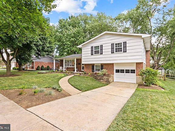 3rd image of 2318 Eastridge Rd