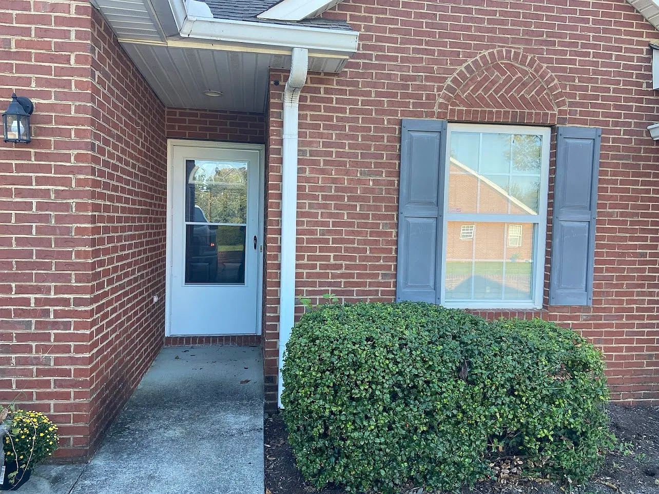 2 bed, 1424 sqft, $1,700 — Photo 1