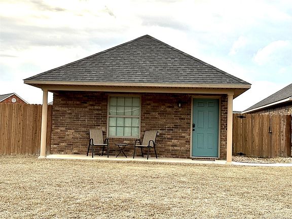 2nd image of 1408 Monarch Dr