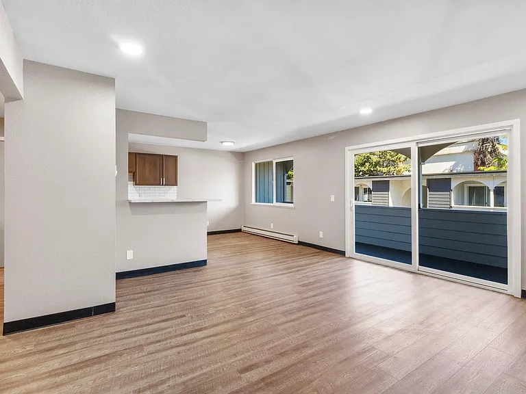 The Hideaway at University Place — Photo 106