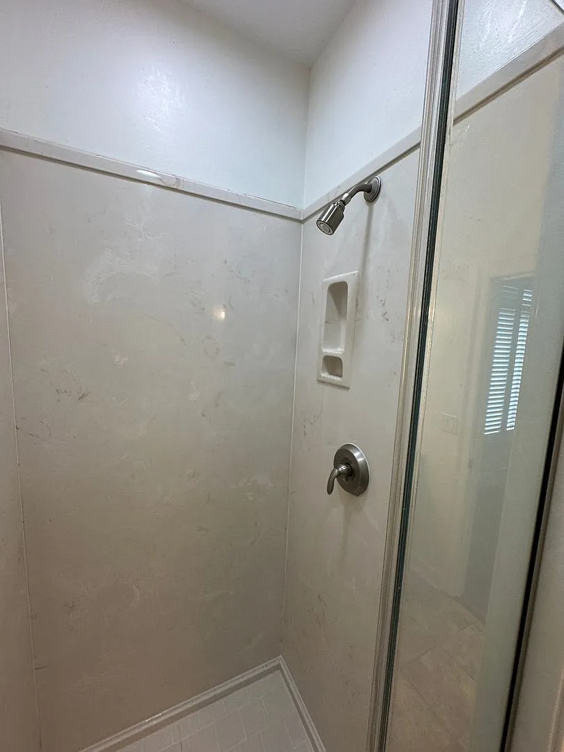 Downtown 3 Br/ 3.5 Ba Condo W/ Double Garage! — Photo 4