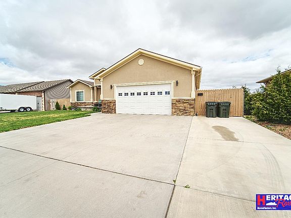 3rd image of 3911 Cypress Dr