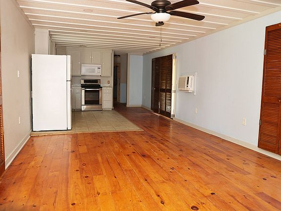 5th image of 18705 Ducros Rd