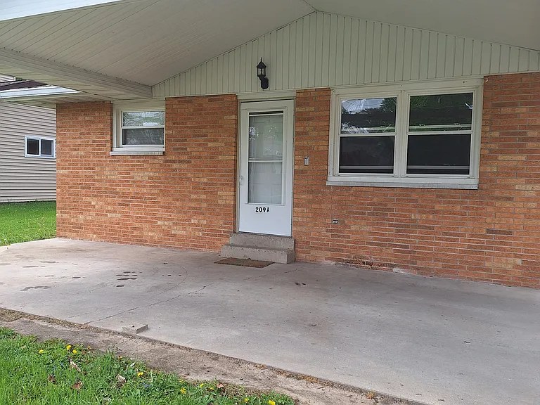 209 Yosemite Ave #A — Photo 1
