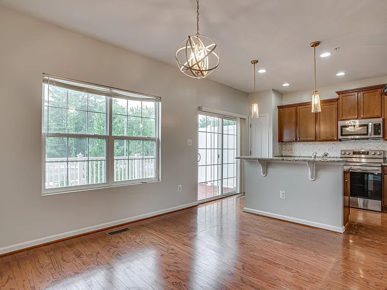 2895 Sedgemore Pl — Photo 8