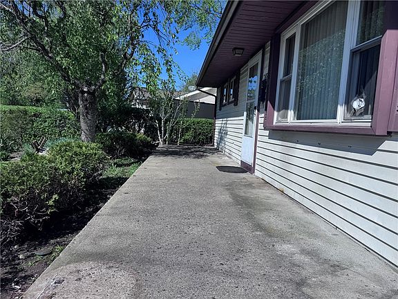 2nd image of 2850 Fields Ave