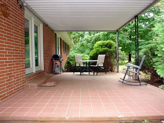 5th image of 315 Glenwood Cir