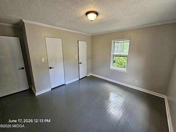 5th image of 989 Curry Pl