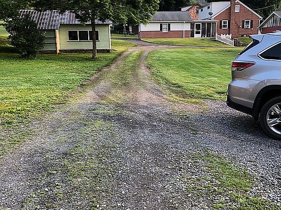 small unattached garage