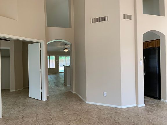 4th image of 1111 S Ironwood Ct