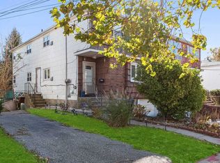 14991 253rd St, Rosedale, NY 11422