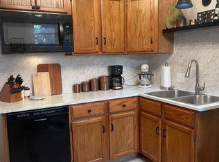 1737 1/2 S 10th St, Omaha, NE 68108