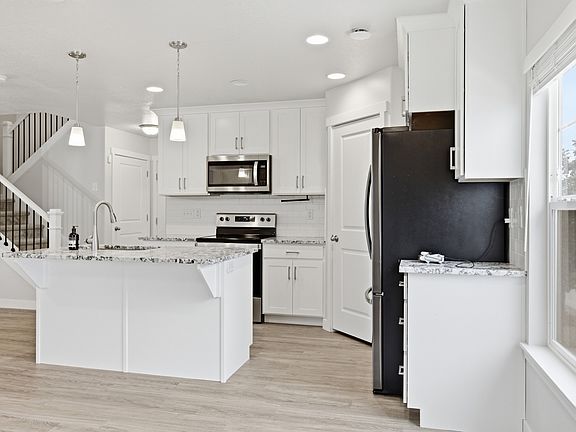 5th image of 751 W 1180 W #29