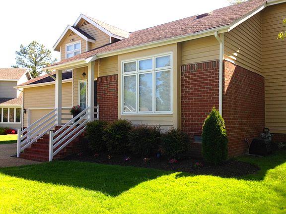 2nd image of 4605 Winterset Pl