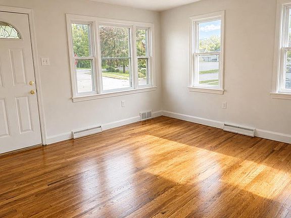 3rd image of 102 N Oxford St
