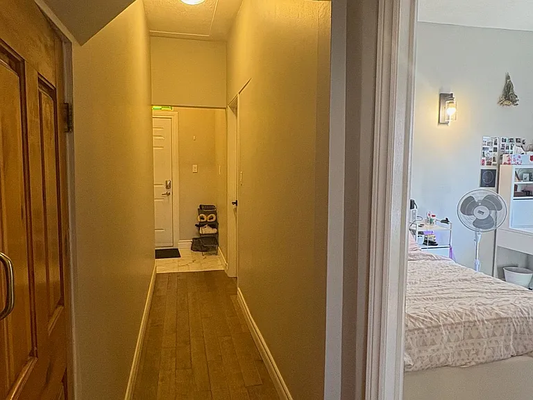 300 Locke St S #1 — Photo 4