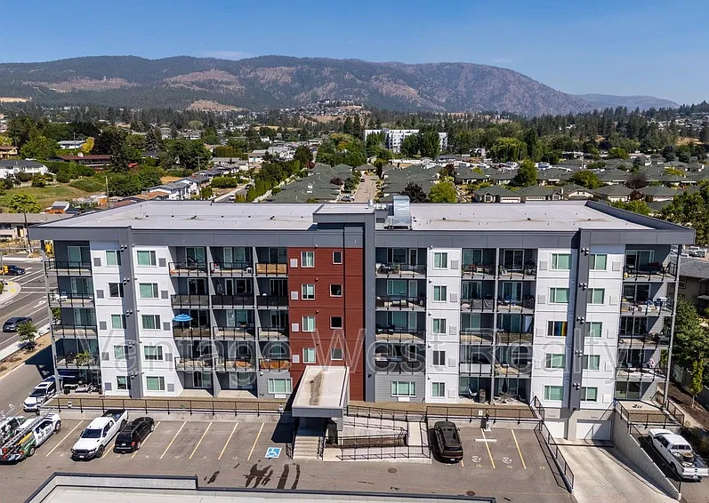 2 bed, 2.0 bath, 903 sqft, $2,195 — Photo 1