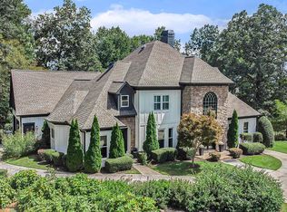 705 Oakline Cir, Hoover, AL 35226
