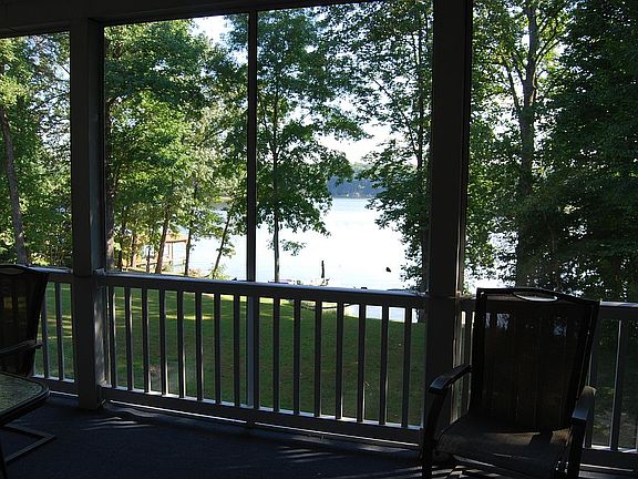 Screened-In Porch
