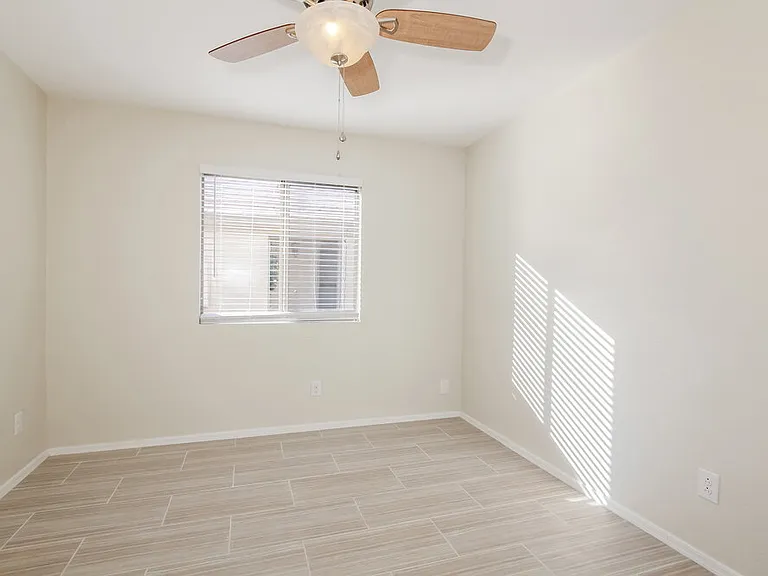 10559 W Amelia Ave — Photo 13