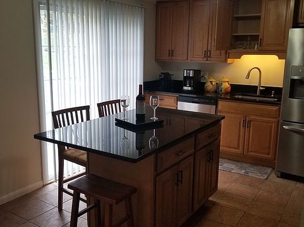 33 Briarwood Ln, Ludlow, MA 01056