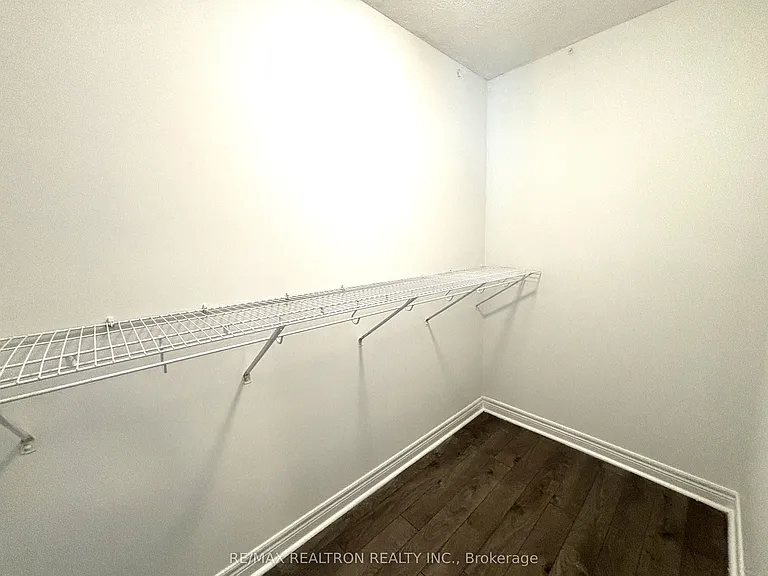 511 William Forster Rd — Photo 22
