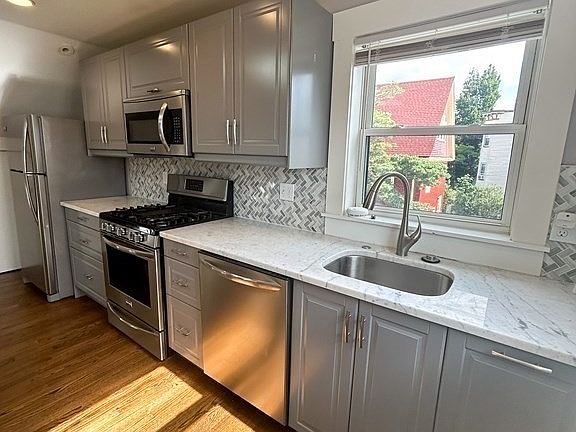 4th image of 194 Western Ave #3