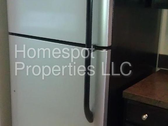 5th image of 802 W 17th St
