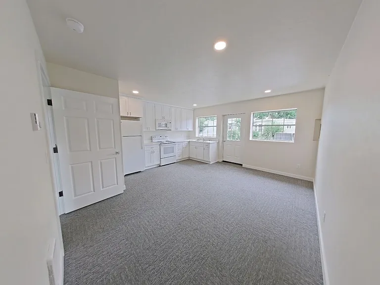1445 Railroad Blvd #34 — Photo 3