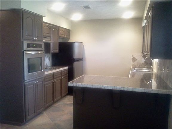 2nd image of 3170 Sandalwood Dr