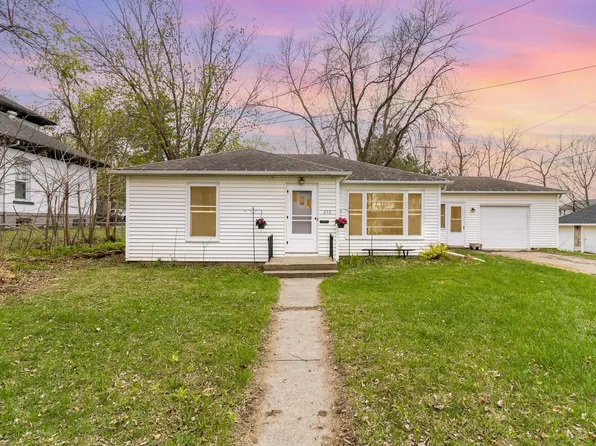 210 Davis St, Le Sueur, MN 56058