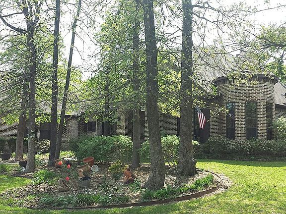 2nd image of 103 Red Oak Dr
