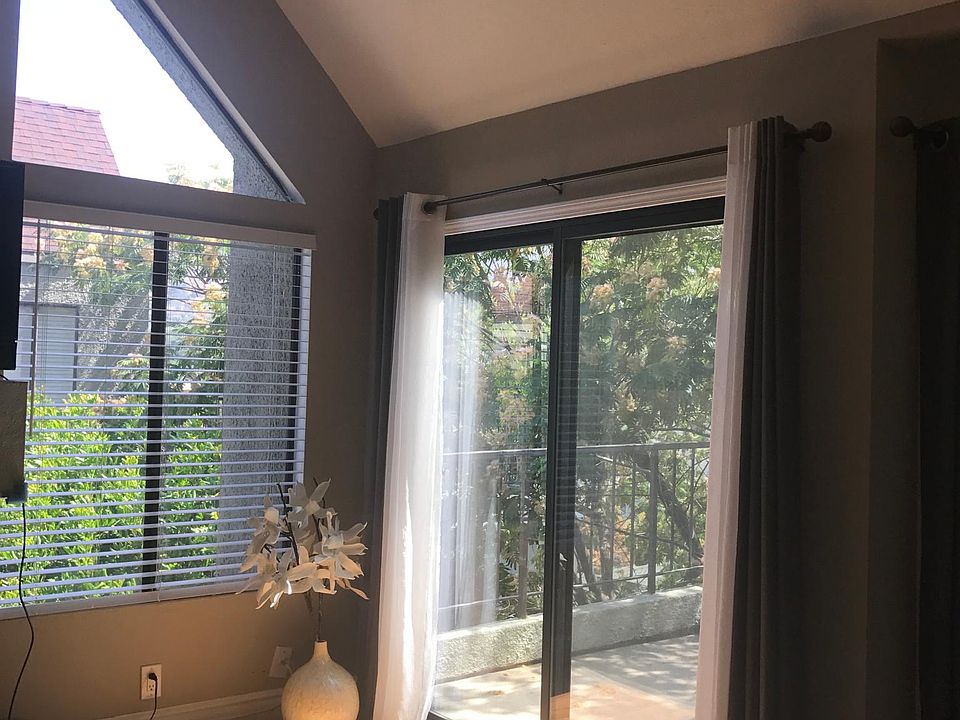 Living room + Large balcony
