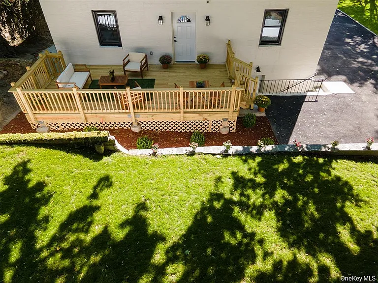 25 Van Duzen Pl #1 — Photo 22