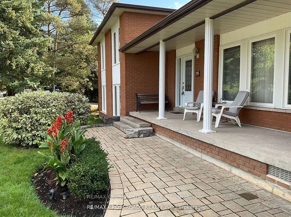 35 Blackforest Dr, Richmond Hill, ON L4E 2N8