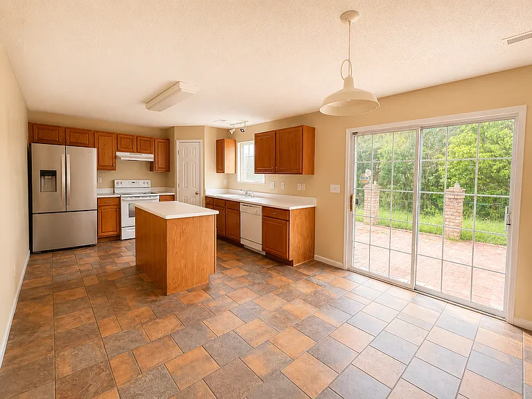 2610 Chatfield Dr — Photo 8