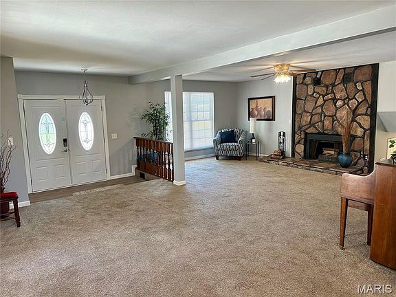 2nd image of 47 Julie Ln