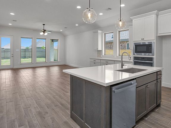 3rd image of 21927 Woodland Hawthorn Ln
