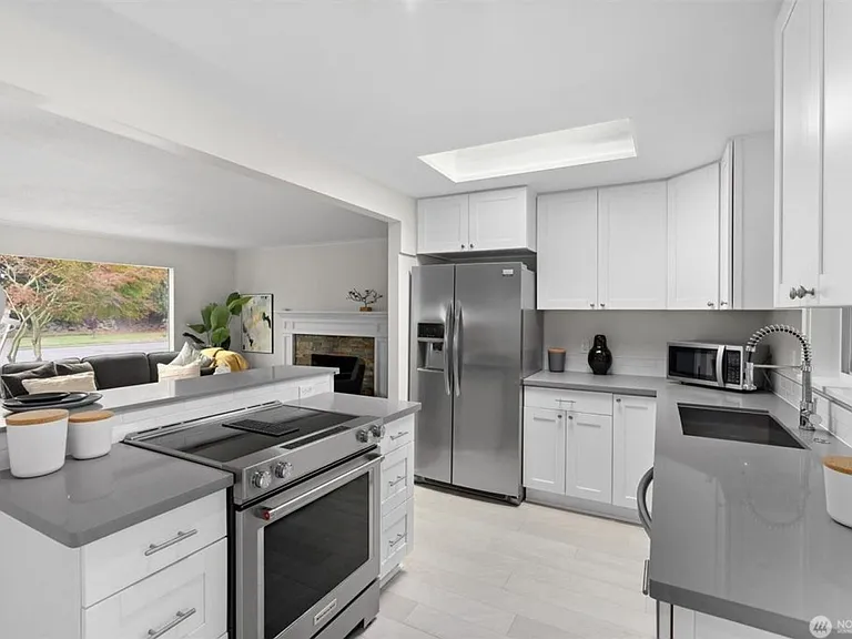 3228 34th Ave W — Photo 8