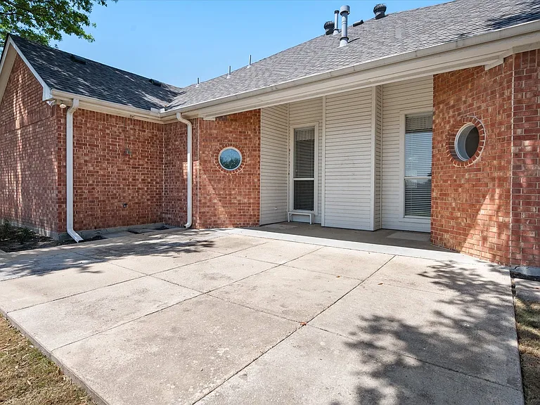 1106 Brook Arbor Dr — Photo 31