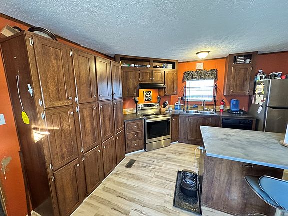 5th image of 1667 Stone Rd