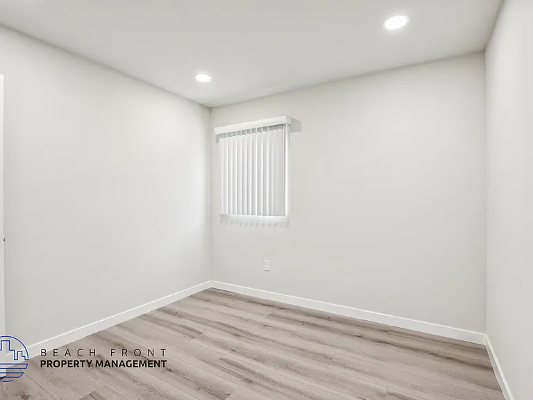 716-722 East 7th Street — Photo 13